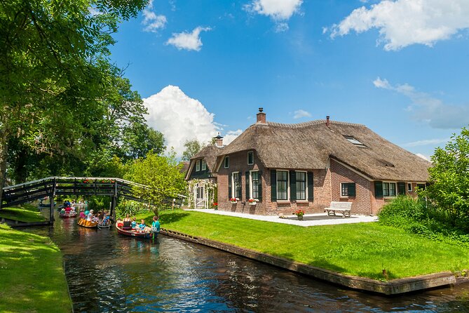 Giethoorn Day Trip from Amsterdam With Cruise and Cheeseplatter - Who will enjoy this Giethoorn trip most?