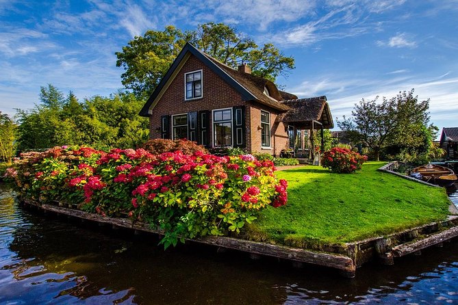 Giethoorn Guided DayTrip from Amsterdam - The ride from central Amsterdam to the village