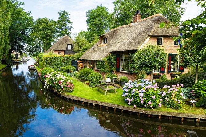 Giethoorn Private Tour & Boat Trip - Key points to know before booking
