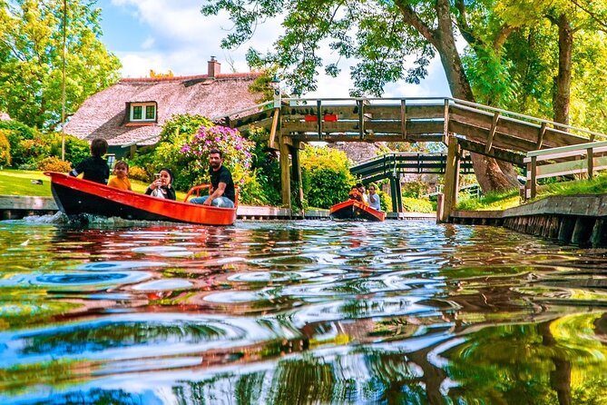 Giethoorn Private Tour & Boat Trip - Who will get the most from this outing