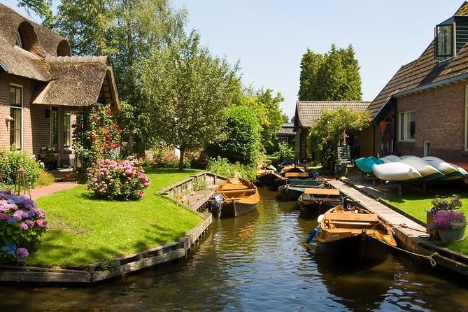 Giethoorn Private Tour & Boat Trip - Booking, cancellation, and small details that matter