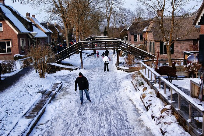Giethoorn Small-Group Tour from Amsterdam (Max. 8 People) - What the guides add to the experience