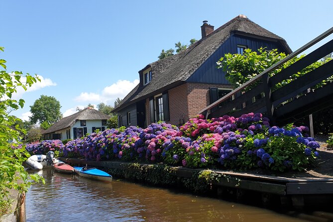 Giethoorn, Zaandam & Zaanse Schans Day Tour w/ Small Boat Ride - Two Dutch icons in one demanding day