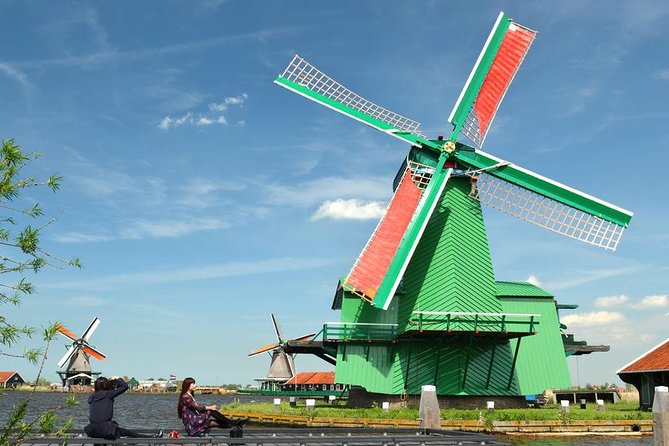 Giethoorn, Zaanse Schans Windmills Guided Day Trip from Amsterdam - Why this route works so well from Amsterdam