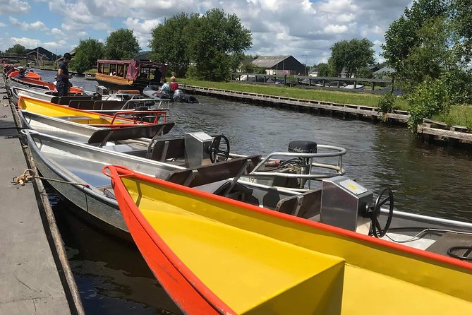 Giethoorn, Zaanse Schans Windmills Guided Day Trip from Amsterdam - What the guides add to the day