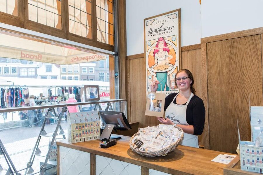 Gouda: Syrup Waffle Factory Ticket with a Waffle - How long the visit really takes