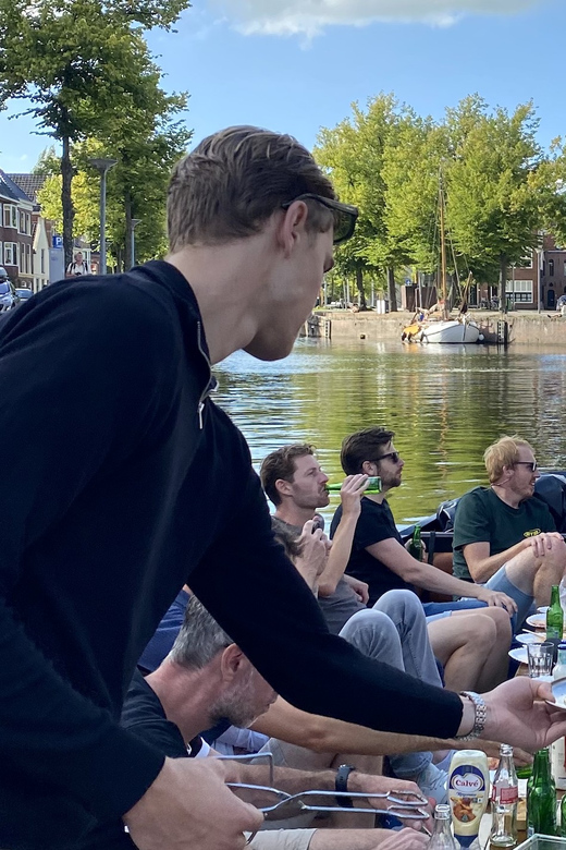 Groningen: City canal cruise (with unlimited drinks) - Following Groningen’s waterways for 1 to 1.5 hours