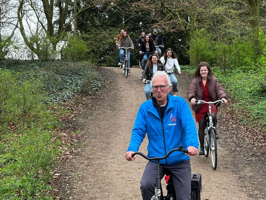 Groningen: City Highlights Bike Tour - The University of Groningen brings a student energy