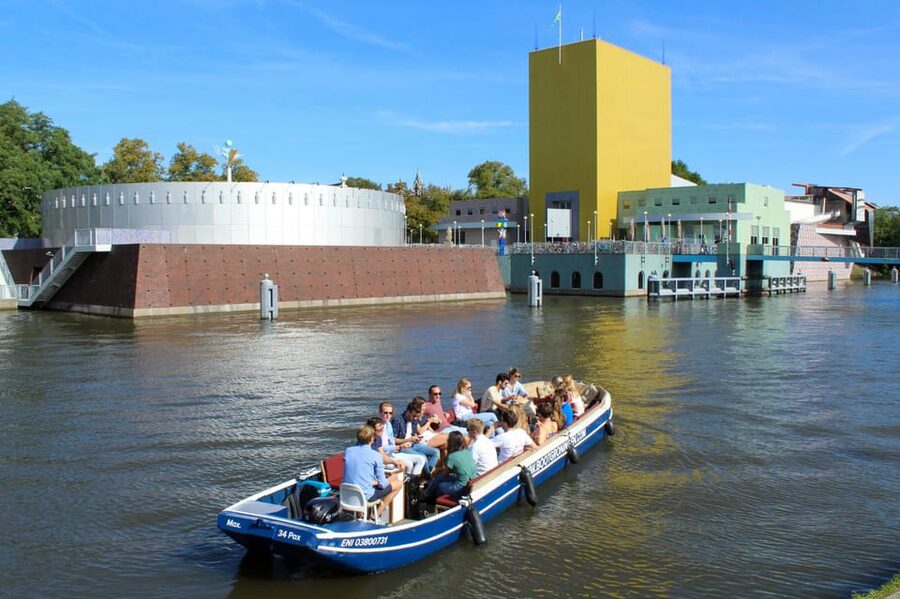 Groningen: Evening Cheese and Wine cruise - Boarding at Boot Groningen