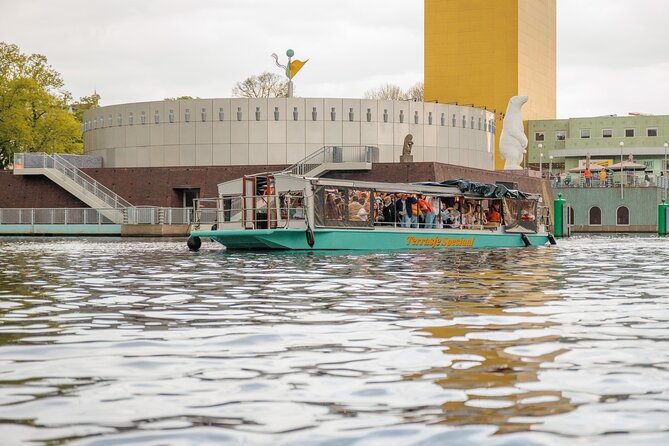 Groningen: Terrace Boat Experience with a Cozy Bar: 1 hour - The roof makes the weather less risky