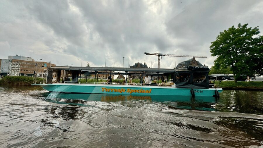 Groningen: Terrace Boat Experience with a Cozy Bar - Who will enjoy Terrasje Speciaal most