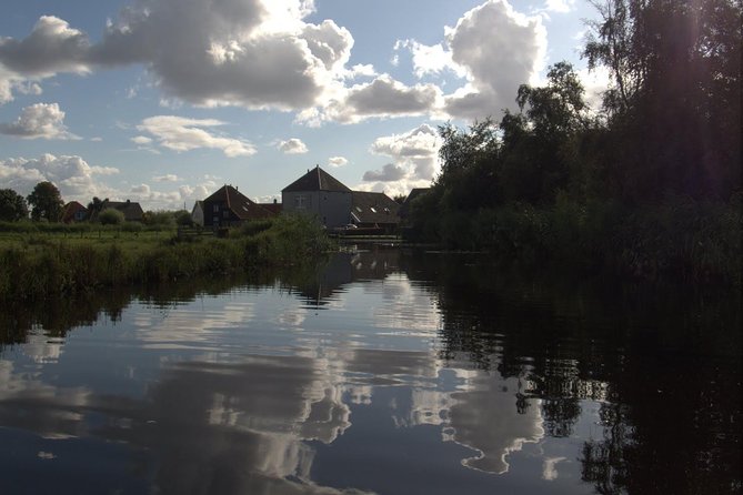 Guided Canoe Adventure with Picnic Lunch in Waterland from Amsterdam - A closer look at Dutch village life