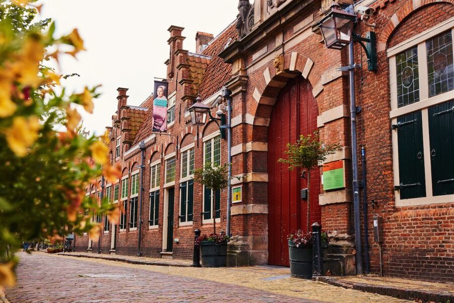 Haarlem: Frans Hals Museum Entrance Ticket with Audio Guide - Small practical details that matter
