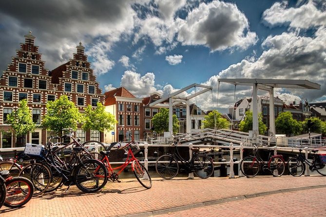 Haarlem Old Town Private Walking Tour - Hofje van Bakenes and the quiet side of Haarlem