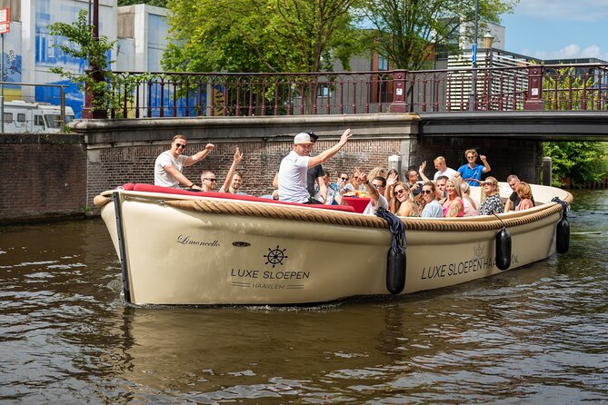 Haarlem Open-Boat Canal Cruise with Live Guide (Electric Boat) - Meeting your captain at Papentorenvest