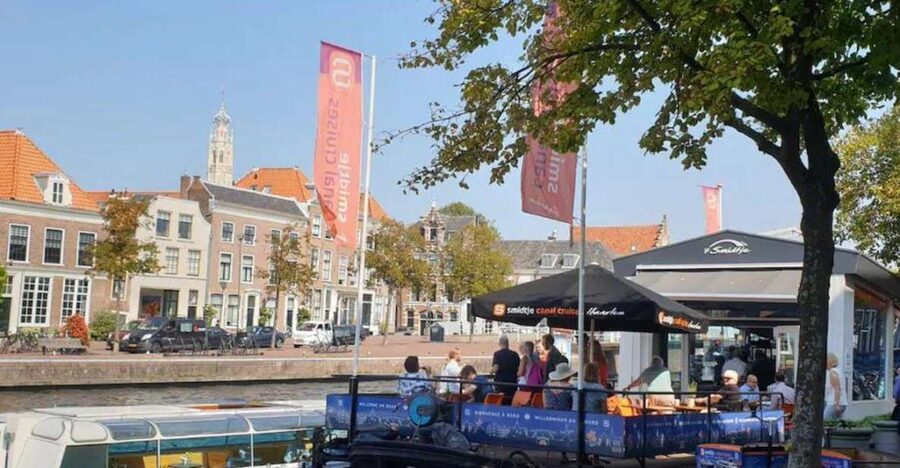 Haarlem: Sightseeing Canal Cruise through the City Center - Teylers Museum and the first views of the Spaarne