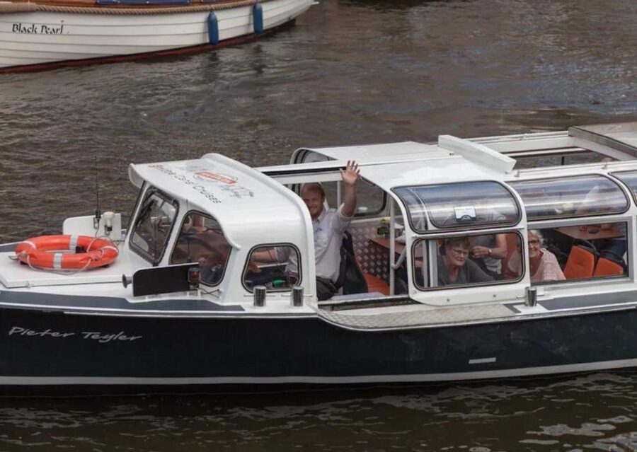 Haarlem: Sightseeing Canal Cruise through the City Center - Frans Hals Museum and the final stretch