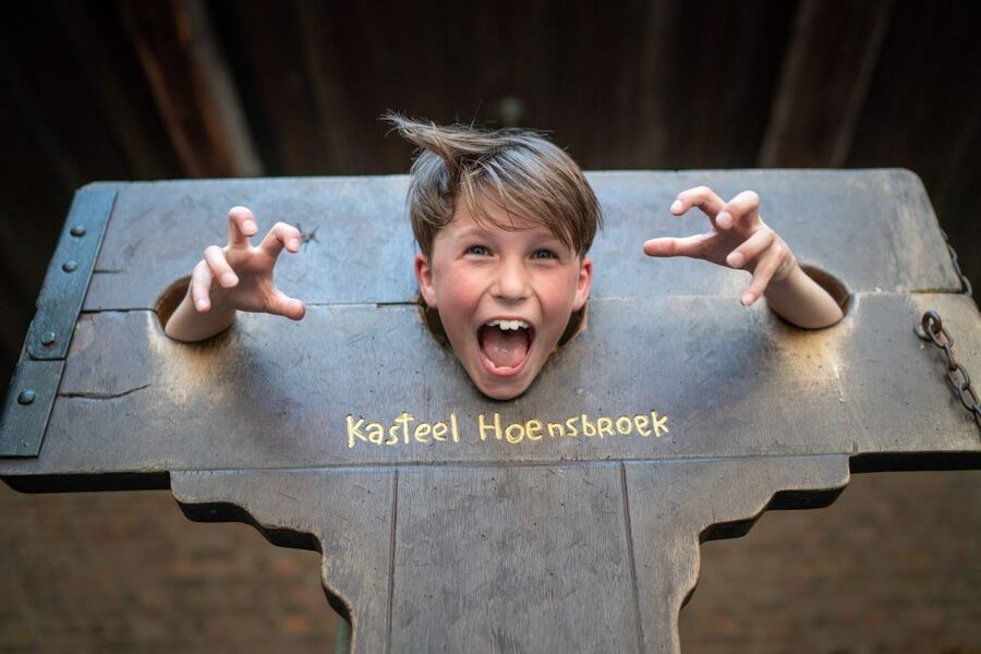 Hoensbroek: Entry Ticket to Hoensbroek Castle - How the self-guided format affects your visit