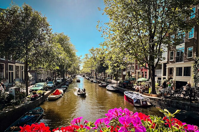 Humans of Amsterdam: Cultural Walking Tour incl. meeting 2 locals - A final beer at Brouwerij de Prael