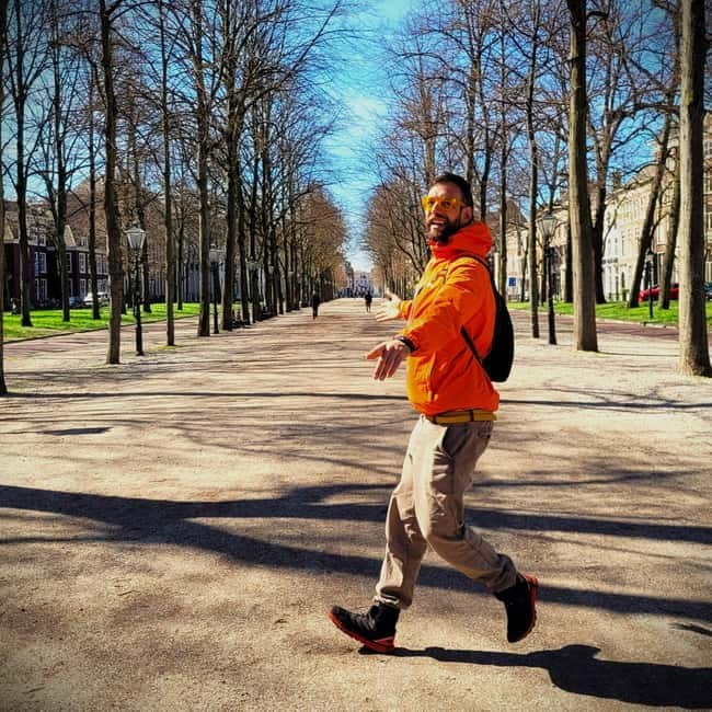 Interactive Safe 2,5hr Bike tour with Entertaining Guide - Key points to know before you book