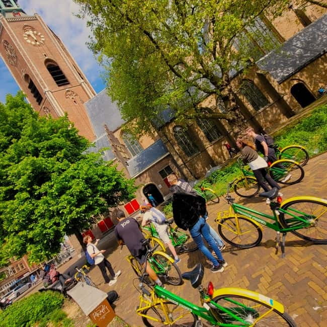 Interactive Safe 2,5hr Bike tour with Entertaining Guide - Binnenhof and the political heart of the city