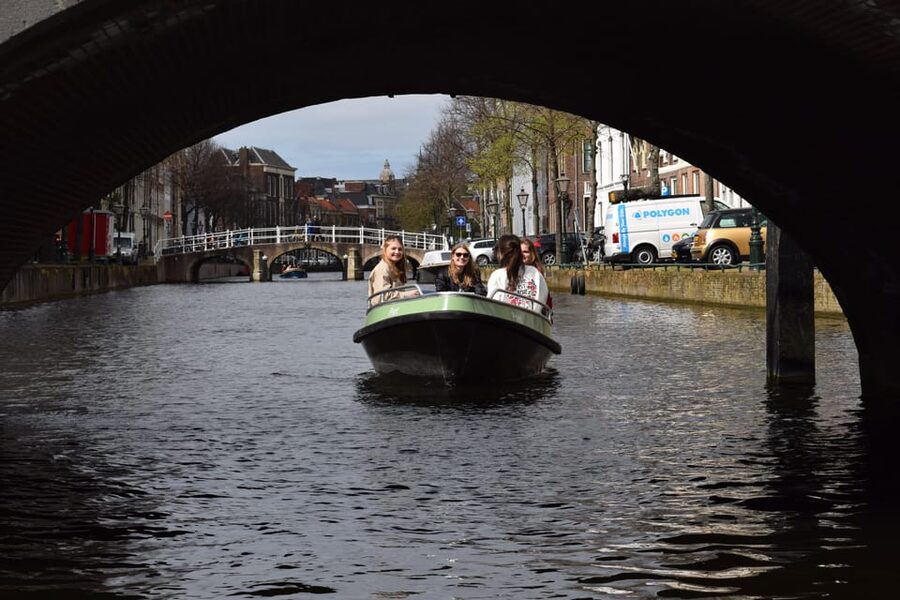 Leiden: Electric Boat Rental - Key points to know before booking