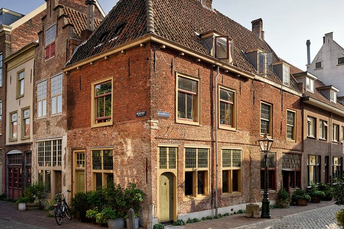Leiden Tour with Live guide and Visit to Rembrandt's First Studio - Pieterskerk, the city’s grand church