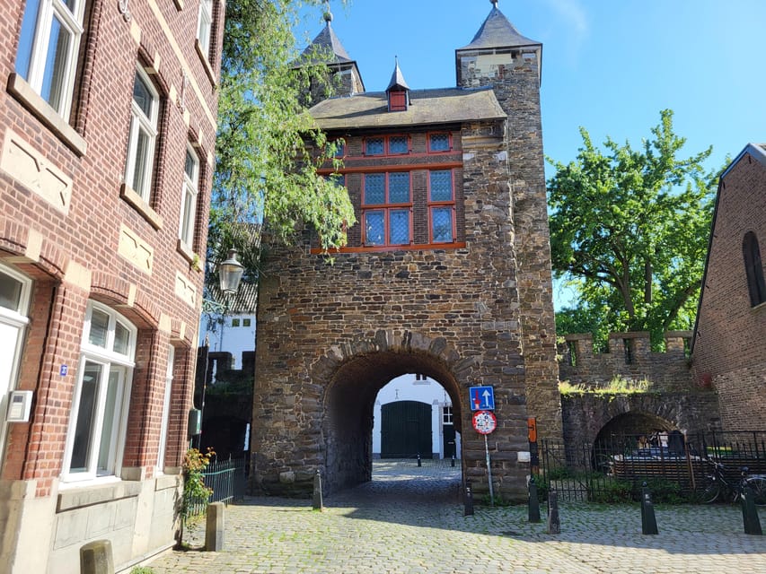 Maastricht Hidden Gems Tour Uncover the Unexpected - Op de Thermen and Maastricht’s Roman traces