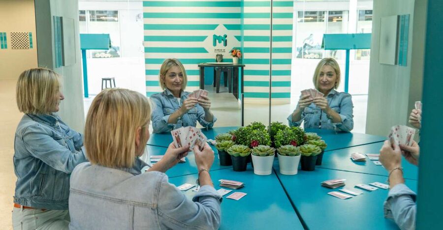 Maastricht: Museum of Illusions Entry Ticket - Holograms and the science behind the tricks