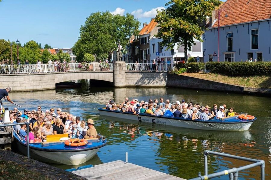 Middelburg: City Canal Cruise - Starting at Achter de Houttuinen 39