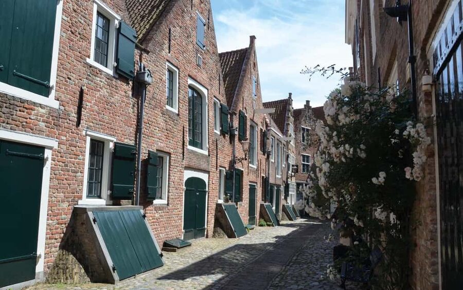 Middelburg: Guided City Walking Tour - The Town Hall and Middelburg’s public face