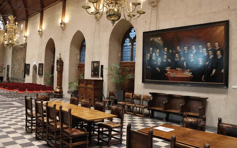 Middelburg: Guided Tour Townhall - The first look inside the Old Town Hall