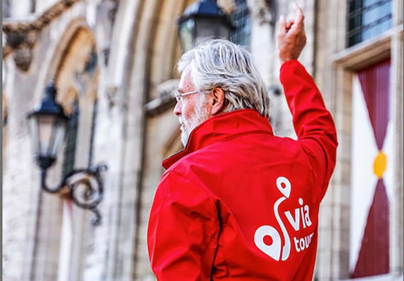 Middelburg: Guided Tour Townhall - Meeting your guide on the Markt