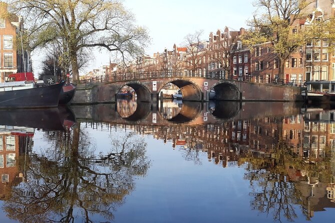 Morning Canal Cruise Amsterdam in Small-Group - Coffee, juice, and a Dutch bite