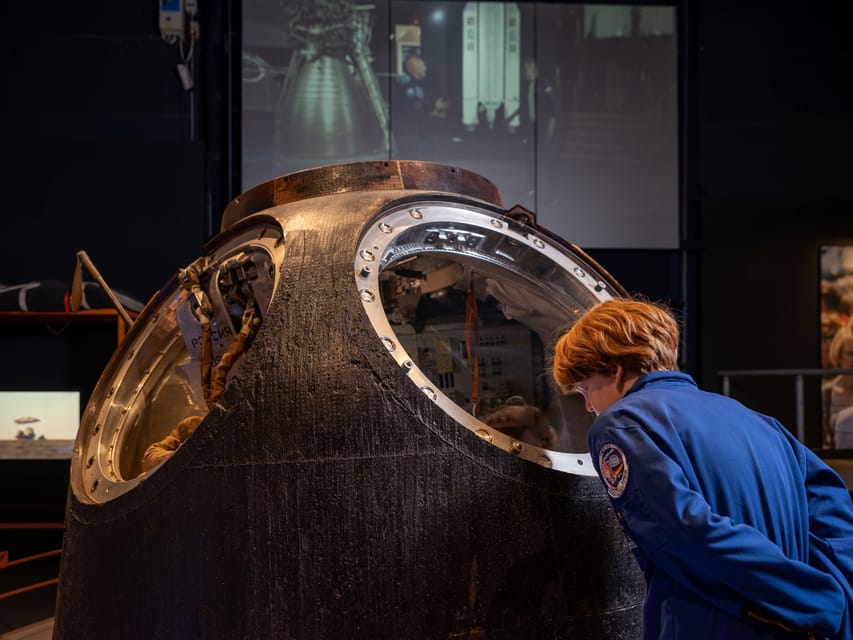 Noordwijk: Space Expo Entry Ticket - A real meteorite you can touch