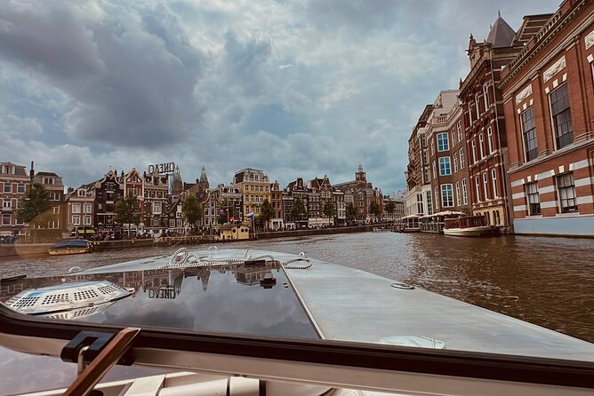 Private All-Inclusive Cruise with Captain - A private cruise on the electric Drift Away