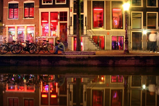 Private Amsterdam Red Light District and Coffee Shop Tour - Int Aepjen, one of Amsterdam’s last wooden buildings