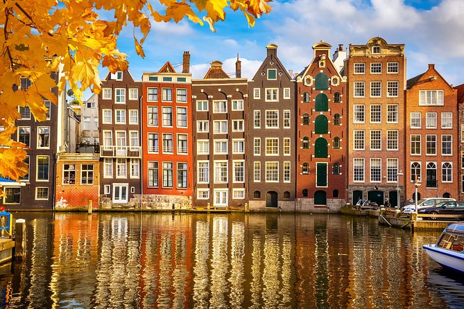 Private departure transfer from Amsterdam to Schiphol Airport (AMS) - Luggage help is the real convenience