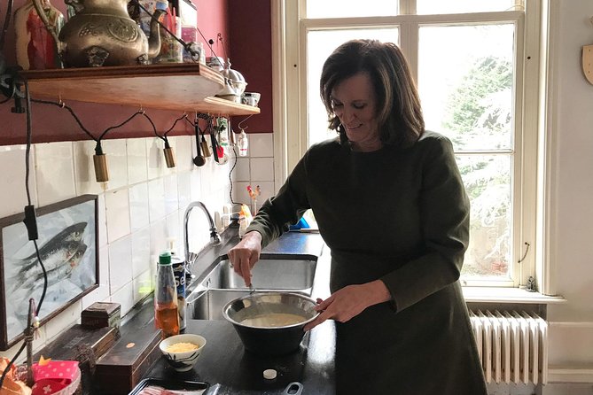 Private Dutch Pancake Cooking Class in an Amsterdam Canal Home - How hands-on is the cooking class?