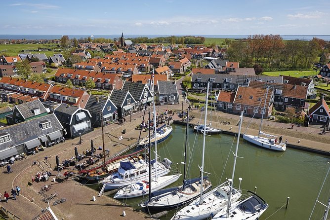 Private Excursion to Zaanse Schans, Edam, Volendam and Marken - The guide can turn stops into a story