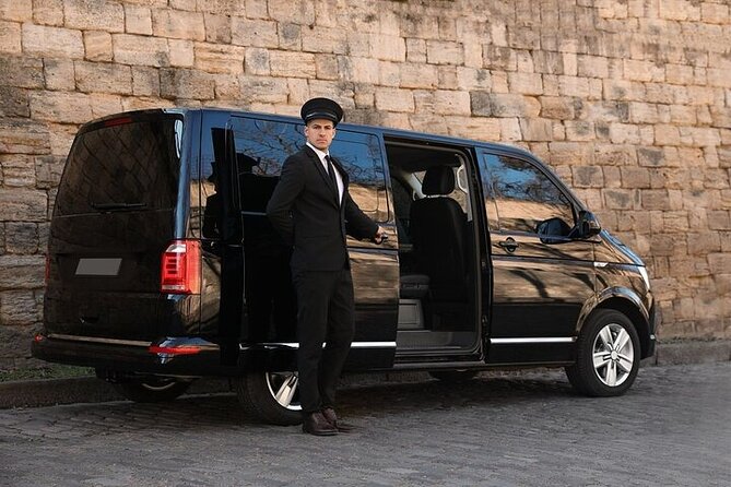 Private One way Transfer Amsterdam Airport to Amsterdam - Drivers and comfort on the road