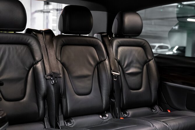 Private Taxi Airport Transfer to or from Schiphol Airport (AMS) - Vehicle size and luggage rules