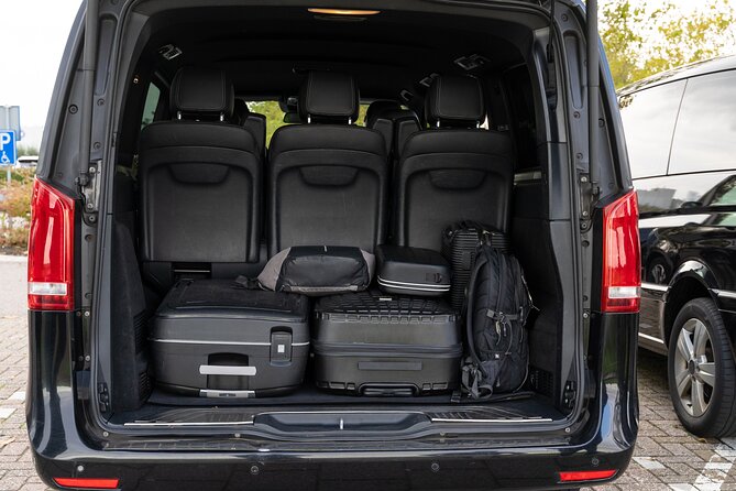 Private Taxi Airport Transfer to or from Schiphol Airport (AMS) - What you should prepare before landing
