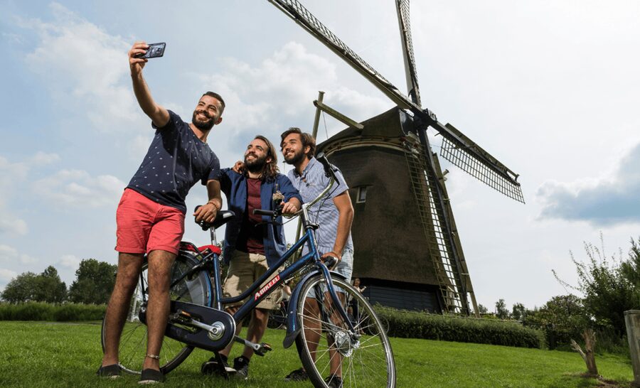 Rent a bike in Amsterdam | 1, 2, 3+ hours - Riding the bike and checking the equipment