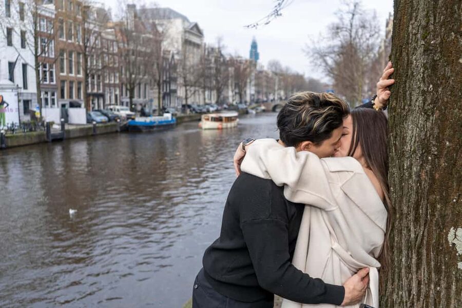 Romantic Photoshoot Experience for Couples in Amsterdam - Walking the canals for about 45 minutes