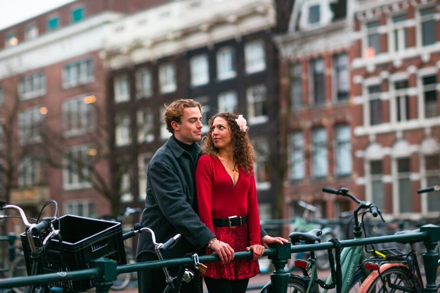 Romantic Photoshoot Experience for Couples in Amsterdam - What the photographer adds