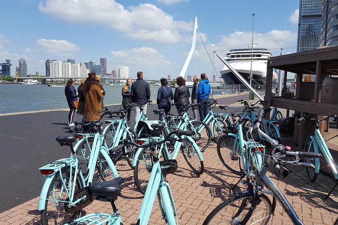 Rotterdam Bike Tour - all the Highlights - Cube Houses: Rotterdam starts with a design surprise