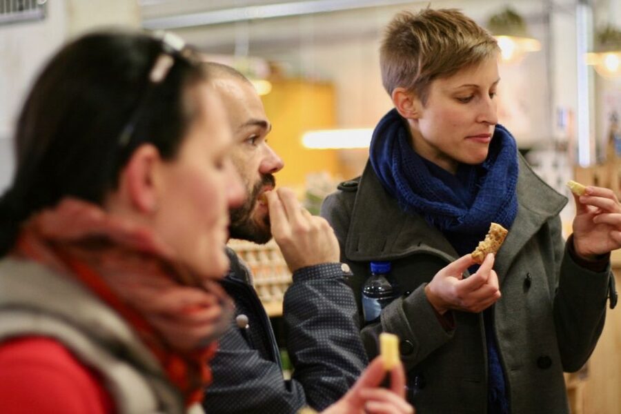 Rotterdam: Guided Walking Food Tour - The guide makes the difference