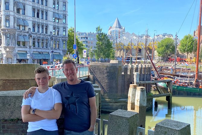Rotterdam Highlights & Spies: Interactive City Game - Solving the first clues and finding the route