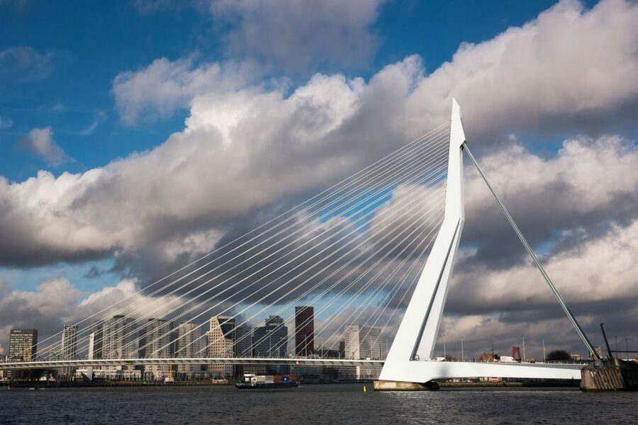 Rotterdam: Private Tour with a Local - Why a local welcome works well in Rotterdam